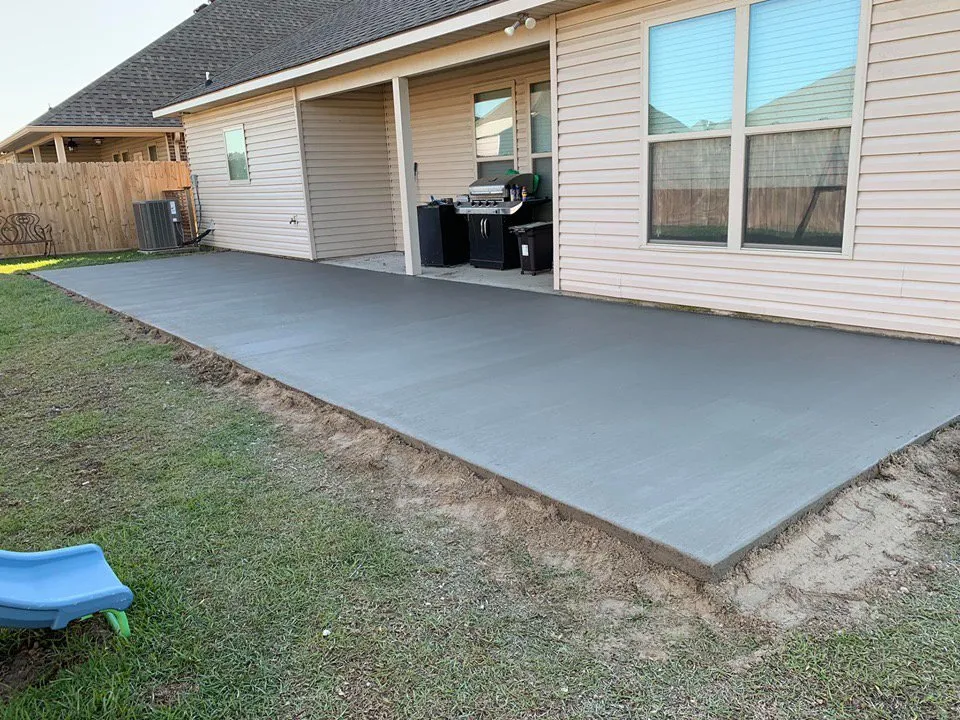 Professional garden landscaping in Marrero, LA by Cypress Landscaping