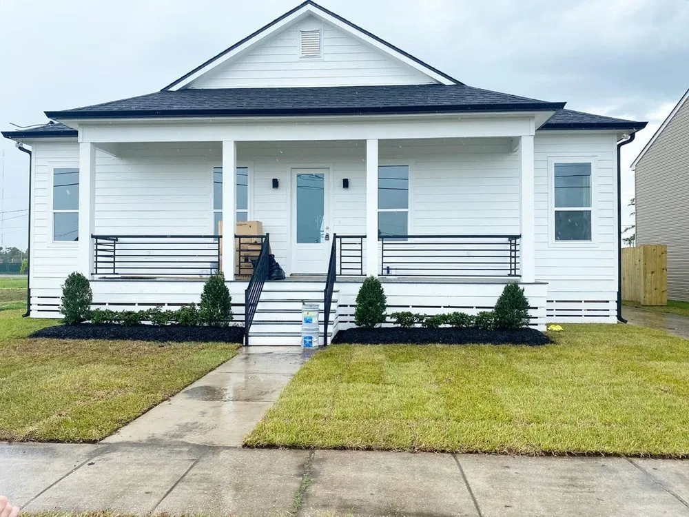 Custom yard maintenance for beautiful yards in Marrero, LA by Cypress Landscaping