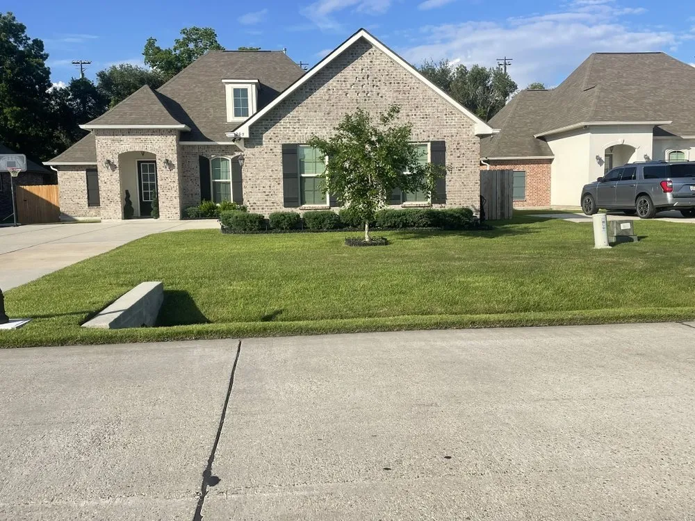 Custom yard cleanup service with custom design in Belle Chasse, LA by Cypress Lawn Care