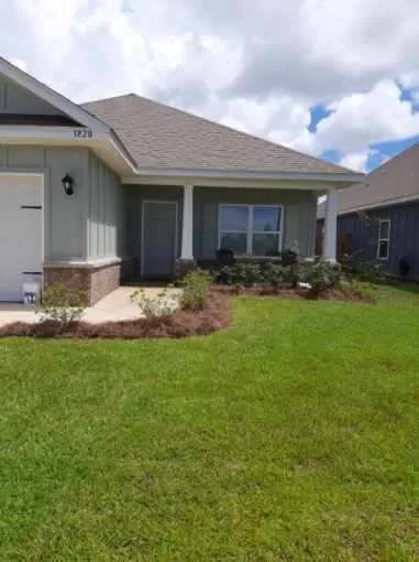 Custom lawn mowing service in Foley, AL - Cypret & Son's Lawn Care