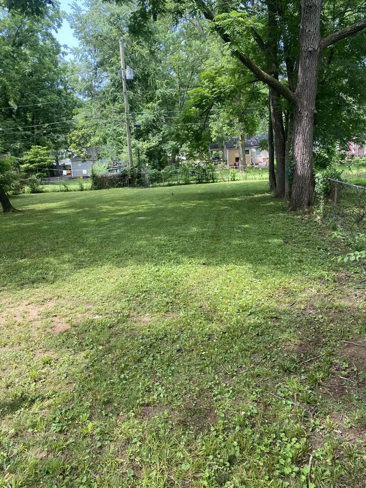 Professional garden landscaping in Fayetteville, TN by CZ Mowing and Maintenance