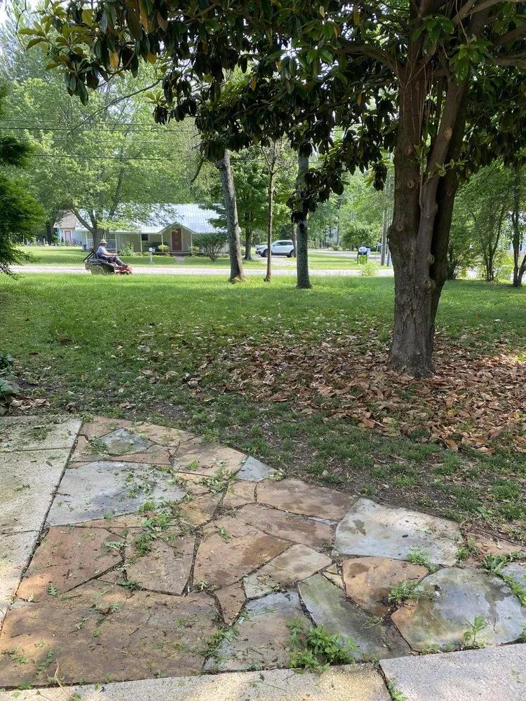 Top-rated yard maintenance experts serving Fayetteville, TN - CZ Mowing and Maintenance