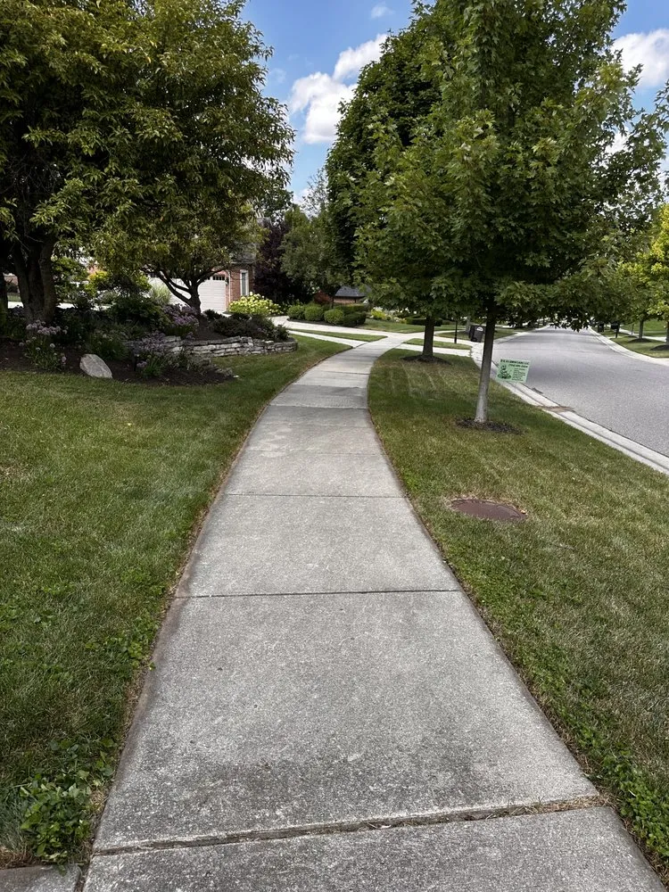 Professional residential landscaping experts serving Livonia, MI - D & A Lawn Care