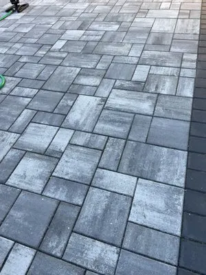 D & C Construction Logo