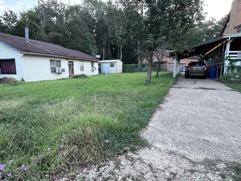 Top-rated landscaping services in Livingston, TX - D & C Lawn Service