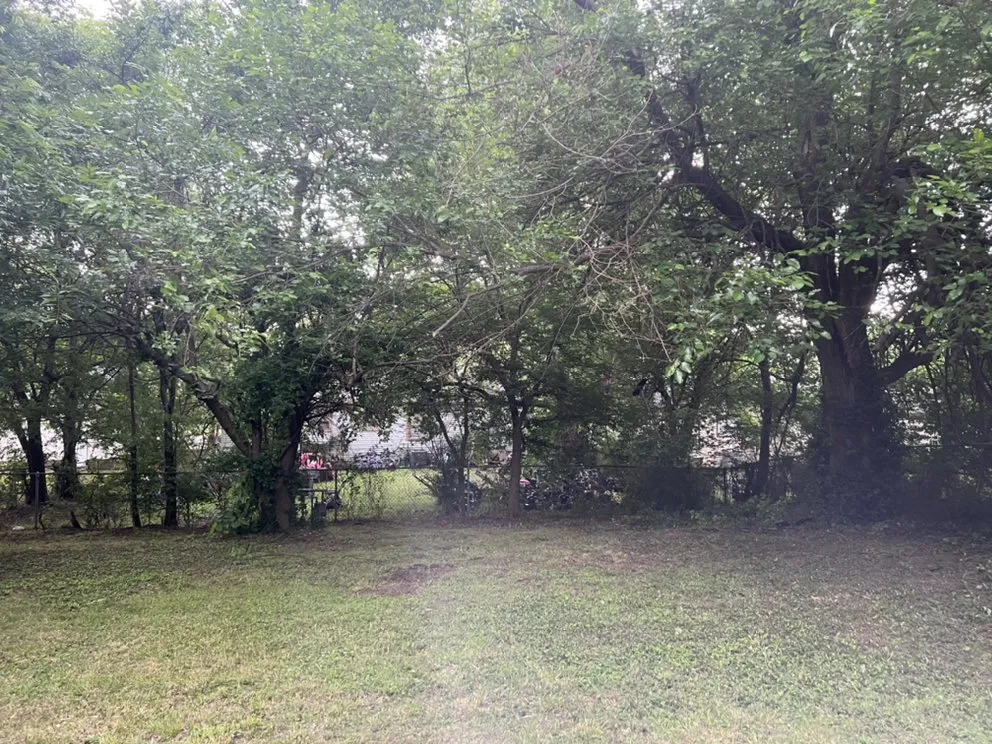 Reliable outdoor landscaping in Broken Arrow, OK by D & D Does it All Landscaping