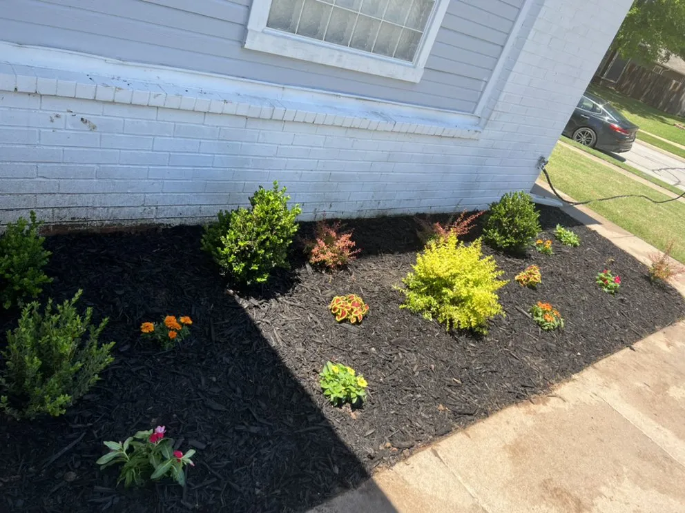 Expert garden landscaping for beautiful yards in Broken Arrow, OK by D & D Does it All Landscaping