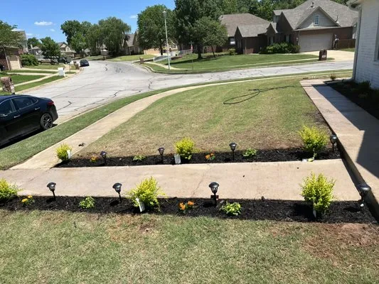 D & D Does it All Landscaping Logo