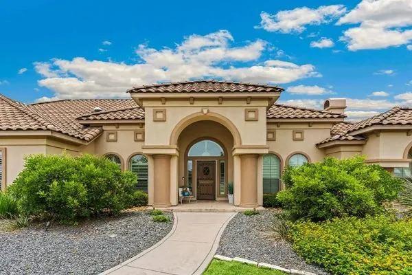 D & D Elite Cleaning and Lawncare Logo