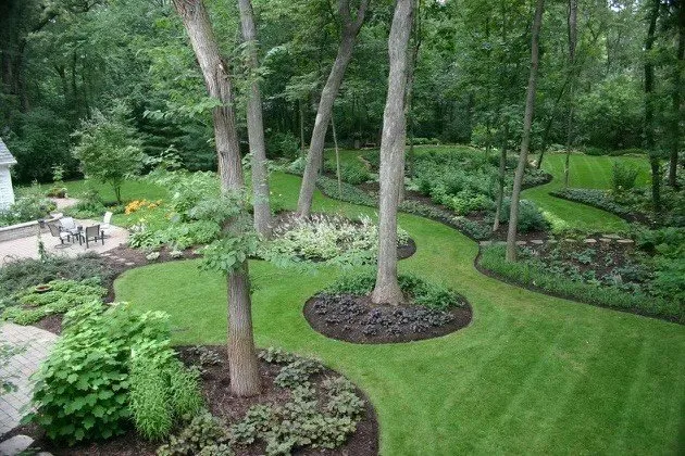 Local lawn care service in Leesburg, VA by D & D Lawn Service