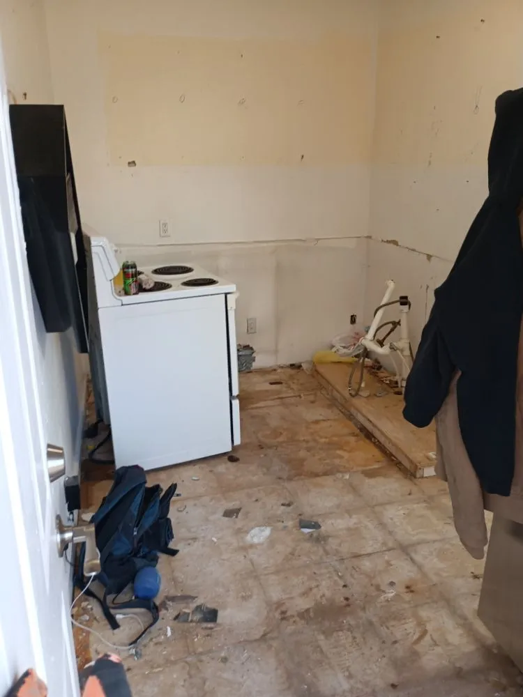 Top-rated lawn care service for residential properties in Pittsburgh, PA by D & H Landscaping & Demolition Clean Outs