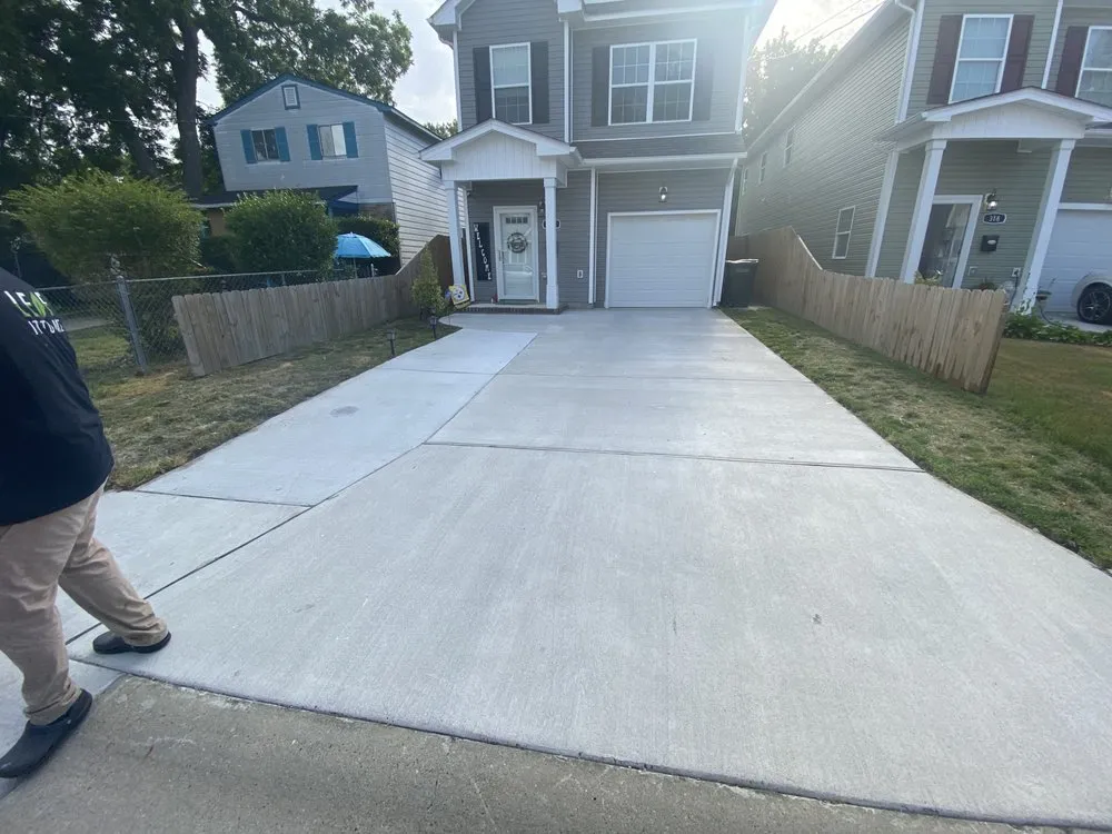 Custom outdoor landscaping in Newport News, VA - D & I Landscaping