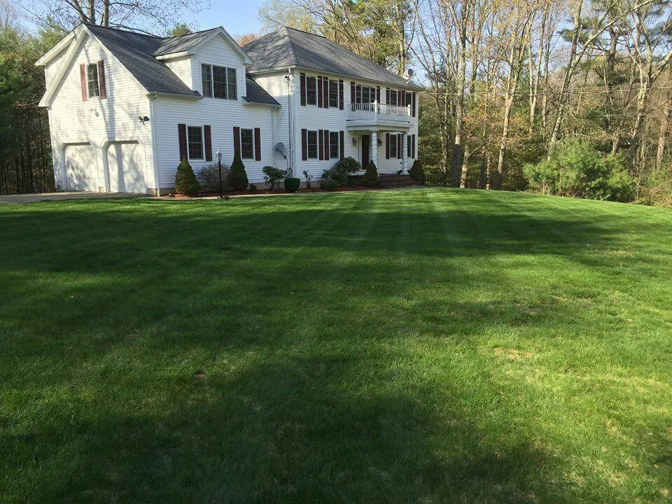 Professional lawn care service experts serving Wareham, MA - D & J Enterprise