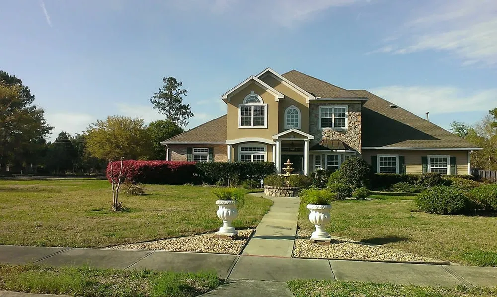 Top-rated garden landscaping experts serving Waldo, FL - D & J's a Cut Above Lawn Service