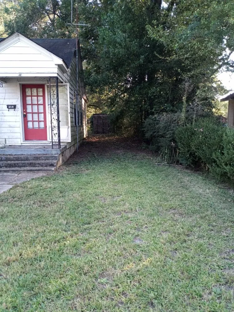 Custom landscape installation in Wilmar, AR - D & K 4 Seasons Lawn and Garden Solutions