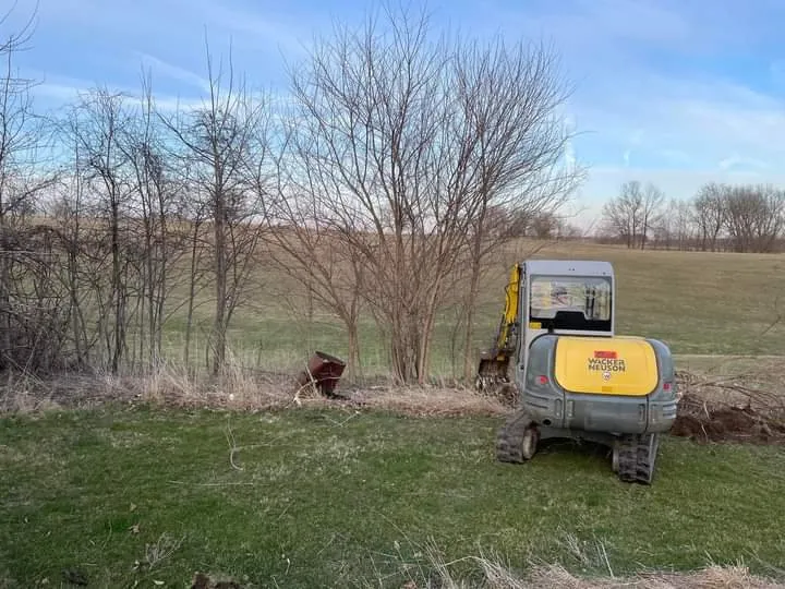 Affordable outdoor landscaping experts serving Anamosa, IA - D & K Lawn Care & Enterprises