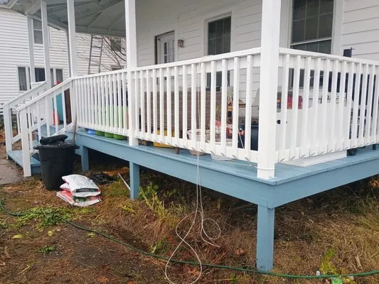 D & L Landscaping & Pressure Washing Logo