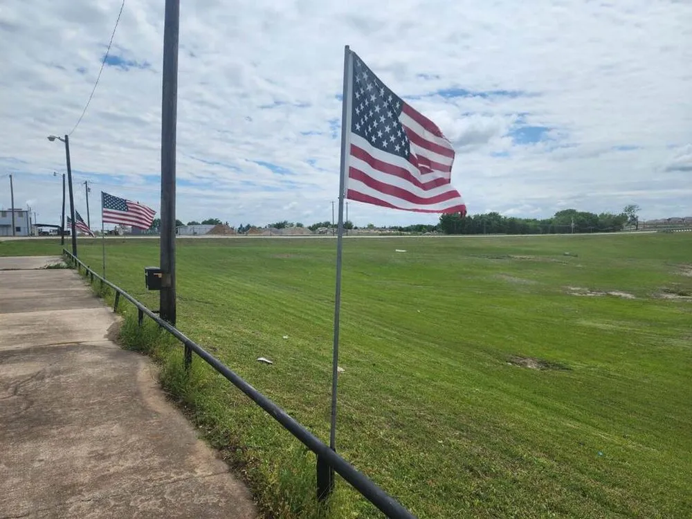 Affordable lawn mowing service in Sherman, TX - D & l Landscaping