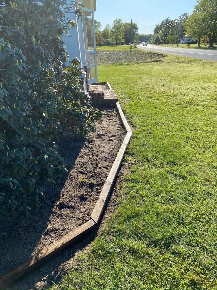 Top-rated residential landscaping for year-round maintenance across Seaford, DE - D & M Express Handyman Services