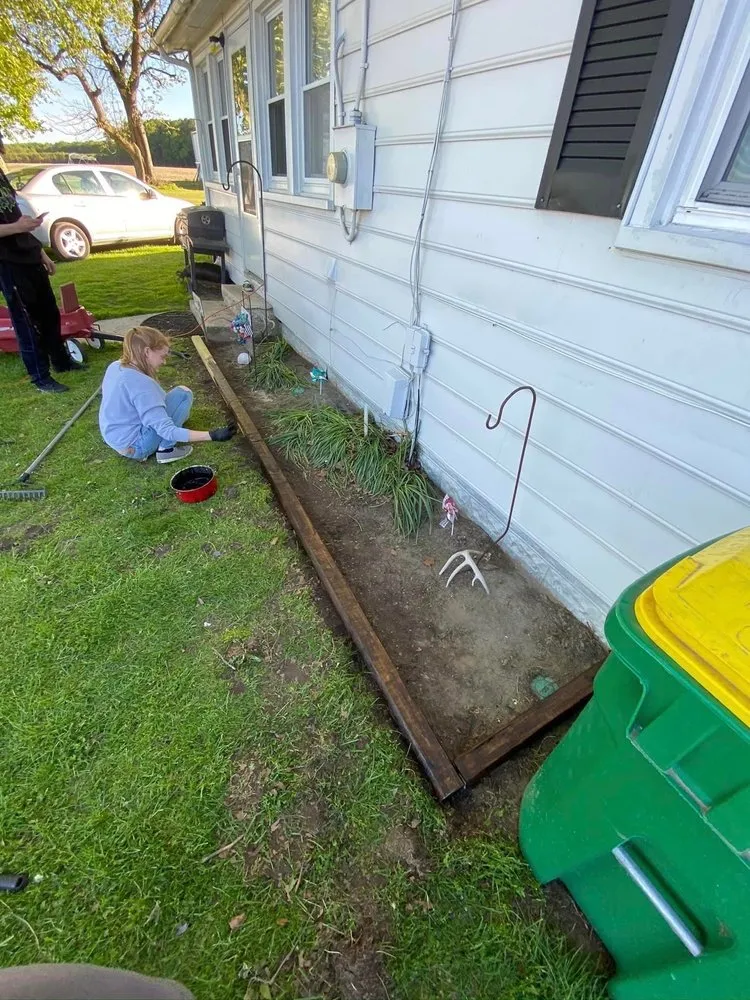 Professional yard maintenance in Seaford, DE - D & M Express Handyman Services