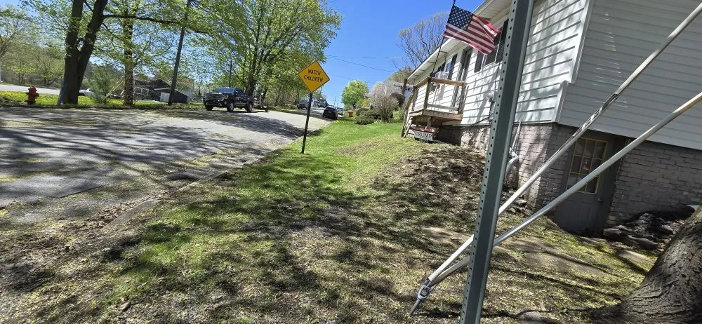 Expert lawn care service experts serving Glen Hope, PA - D & M's Lawn Care Services