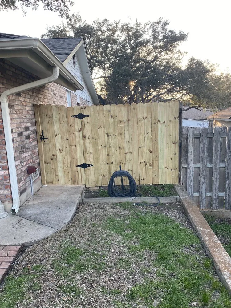 Affordable yard maintenance in Universal city, TX by D & S Lawn Concepts