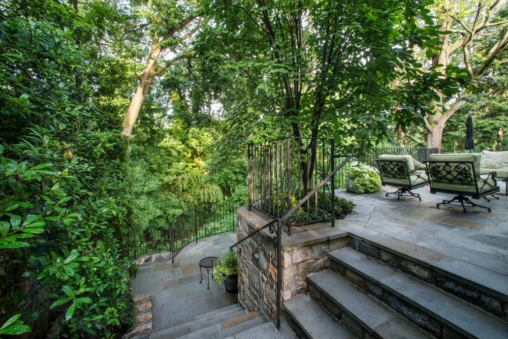 Reliable yard cleanup service experts serving Poolesville, MD - D. A. Dunlevy