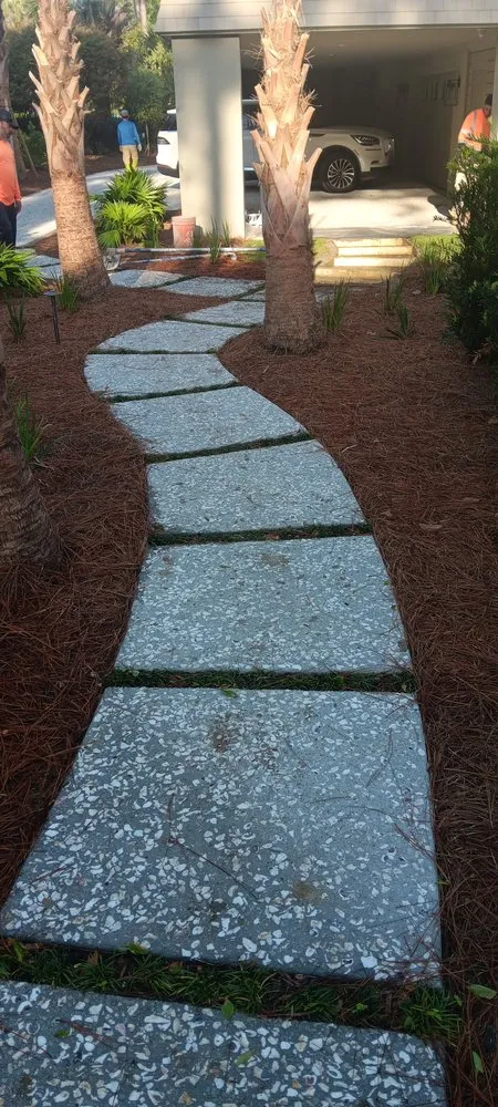 Local yard cleanup service for residential properties in North Charleston, SC by D A Z Company