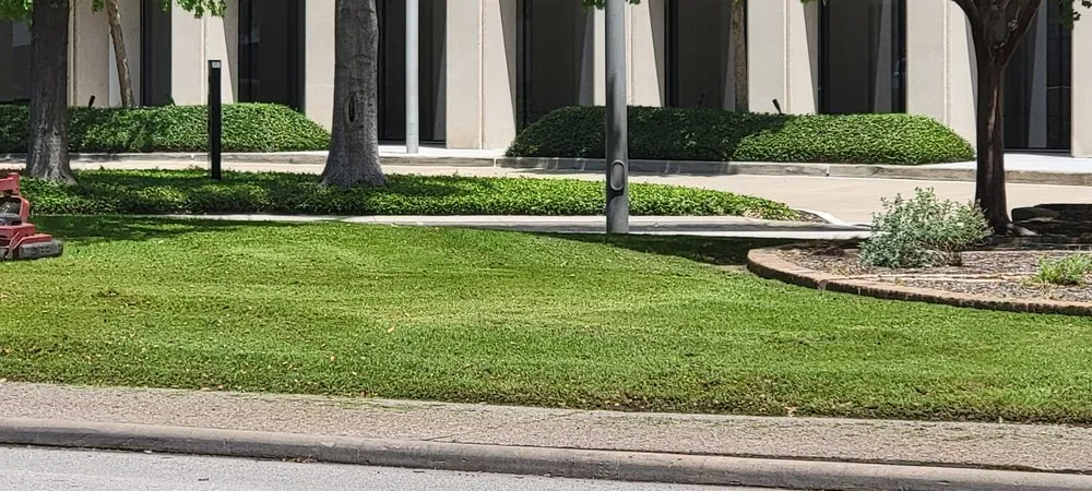 Reliable residential landscaping with custom design in Lake Charles, LA by D And D Cutz Lawn And Landscaping Services