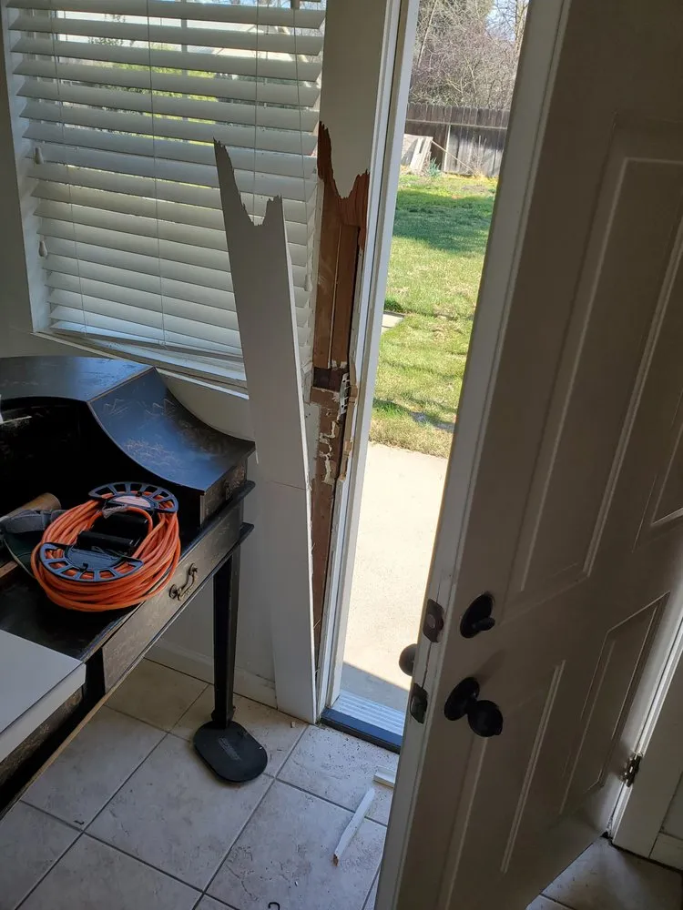 Expert yard cleanup service in Modesto, CA by D And D Handyman Services