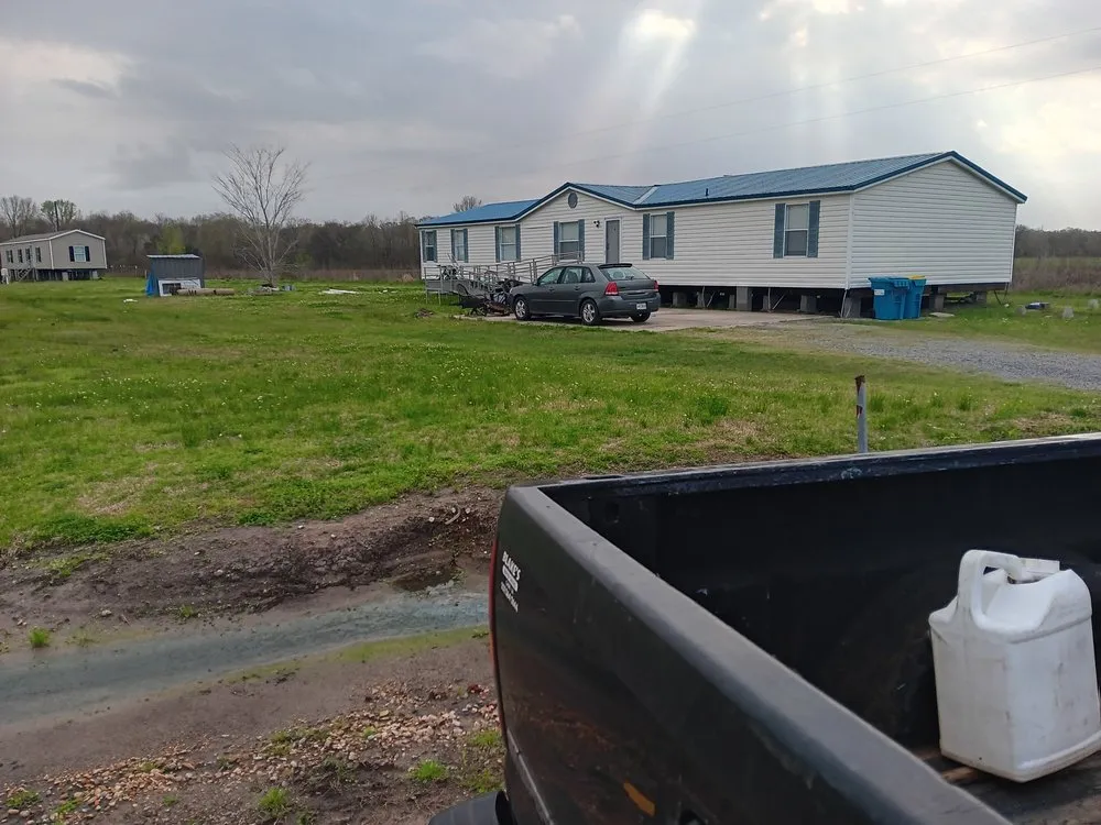 Professional yard cleanup service in Saint Martinville, LA - D and D Lawn And Pressure Washing Services