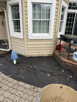 D and L Landscaping and Services Logo