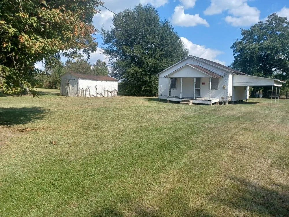 Trusted landscape installation in Opelousas, LA by D and L lawn and Pressure Washing