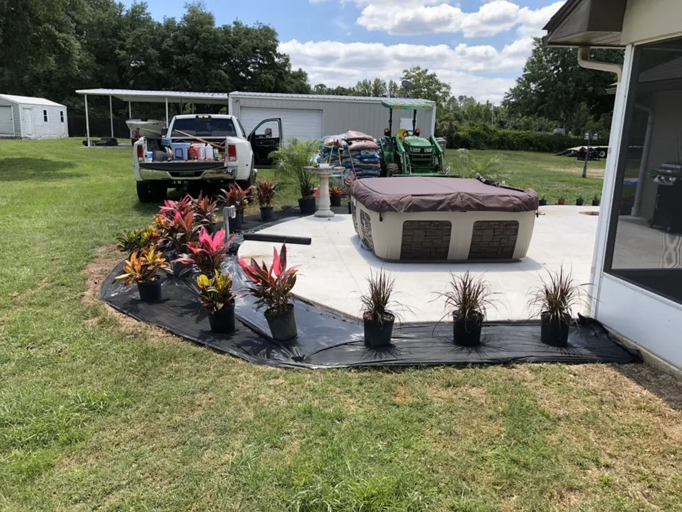 Professional garden landscaping in Tavares, FL - D B Potter Grounds Maintenance