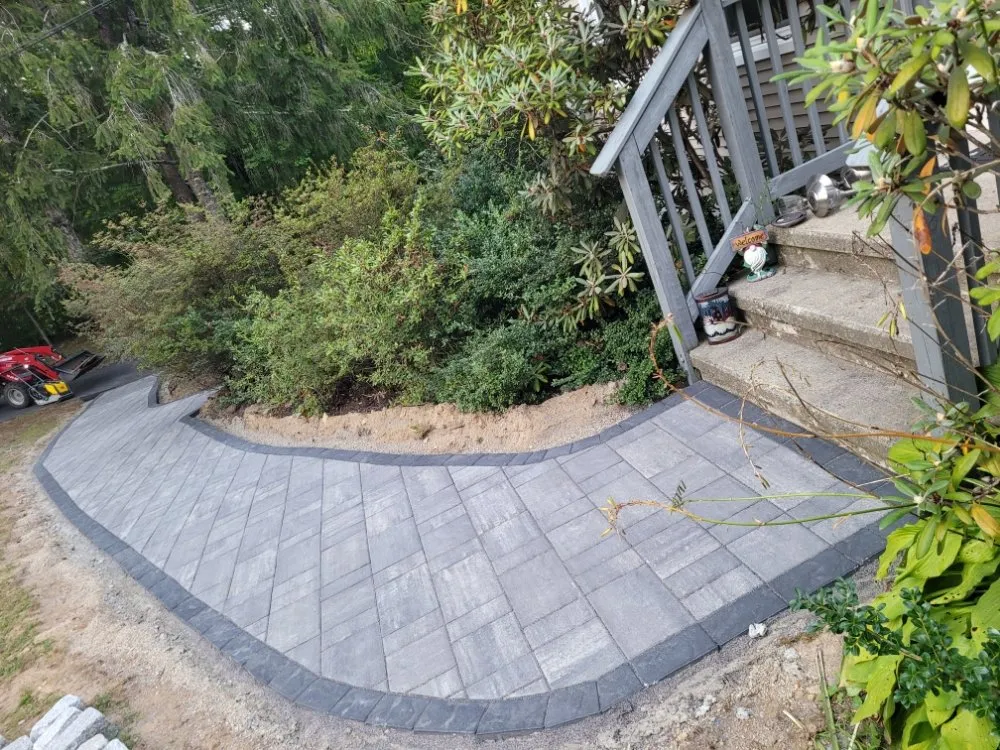 Top-rated yard maintenance for homes in Groton, CT by D B Stonework & Landscape Design