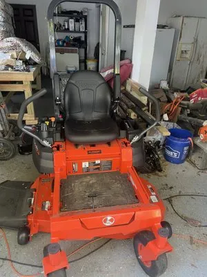 D Bit’s Lawn Service Logo