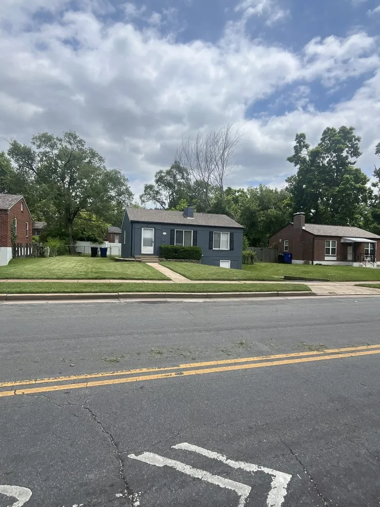 Local lawn care service in Saint Louis, MO - D Caldwell Enterprise