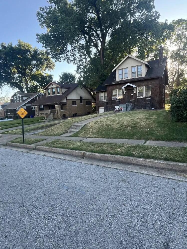 Reliable yard cleanup service in Saint Louis, MO by D Caldwell Enterprise