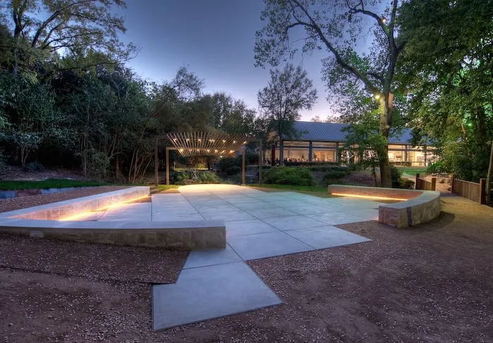 Top-rated yard cleanup service in Austin, TX - D-CRAIN