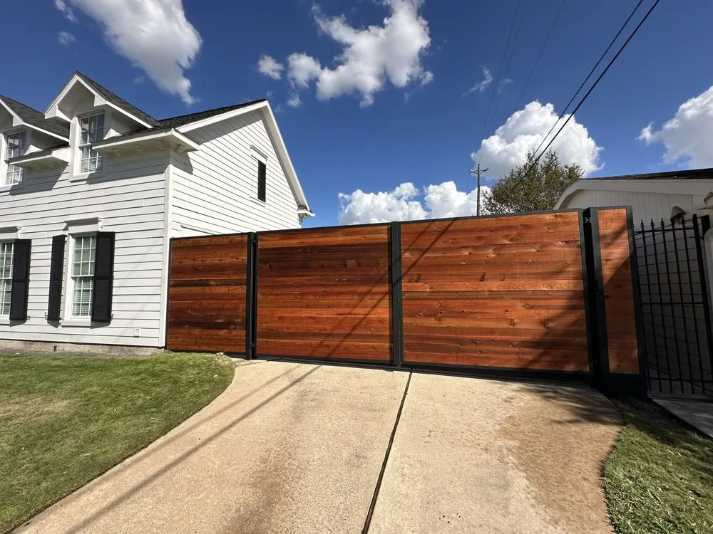 Custom lawn care service in Sugar Land, TX - D-Fence Customs
