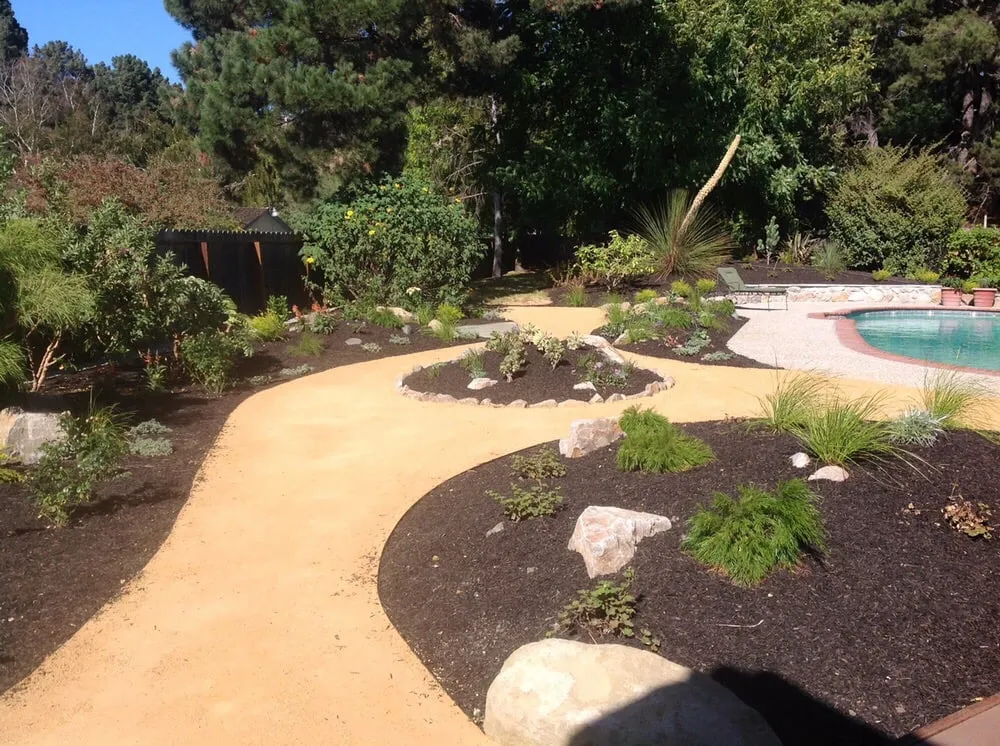 Custom lawn mowing service in Richmond, CA - D Garcia's Landscaping