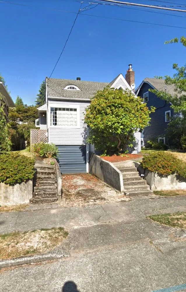 Professional lawn mowing service in SeaTac, WA - D Green Quality