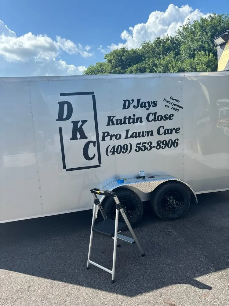 Trusted outdoor landscaping in Beaumont, TX - D Jays Kuttin Close