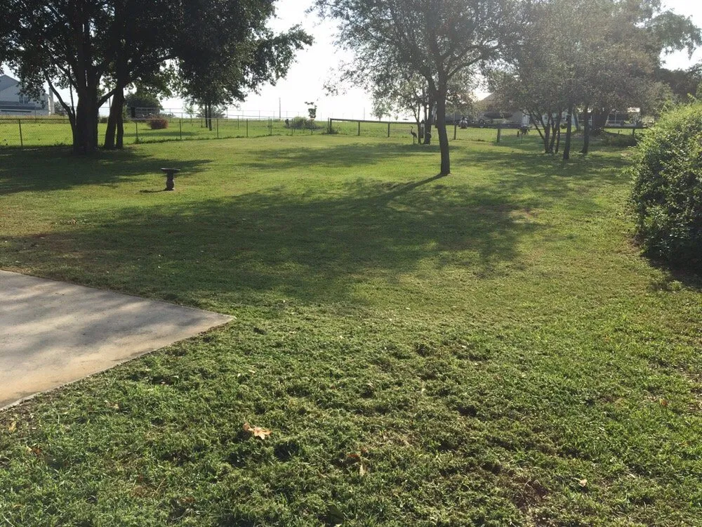 Affordable lawn mowing service in Avon Park, FL - D Lawn Care