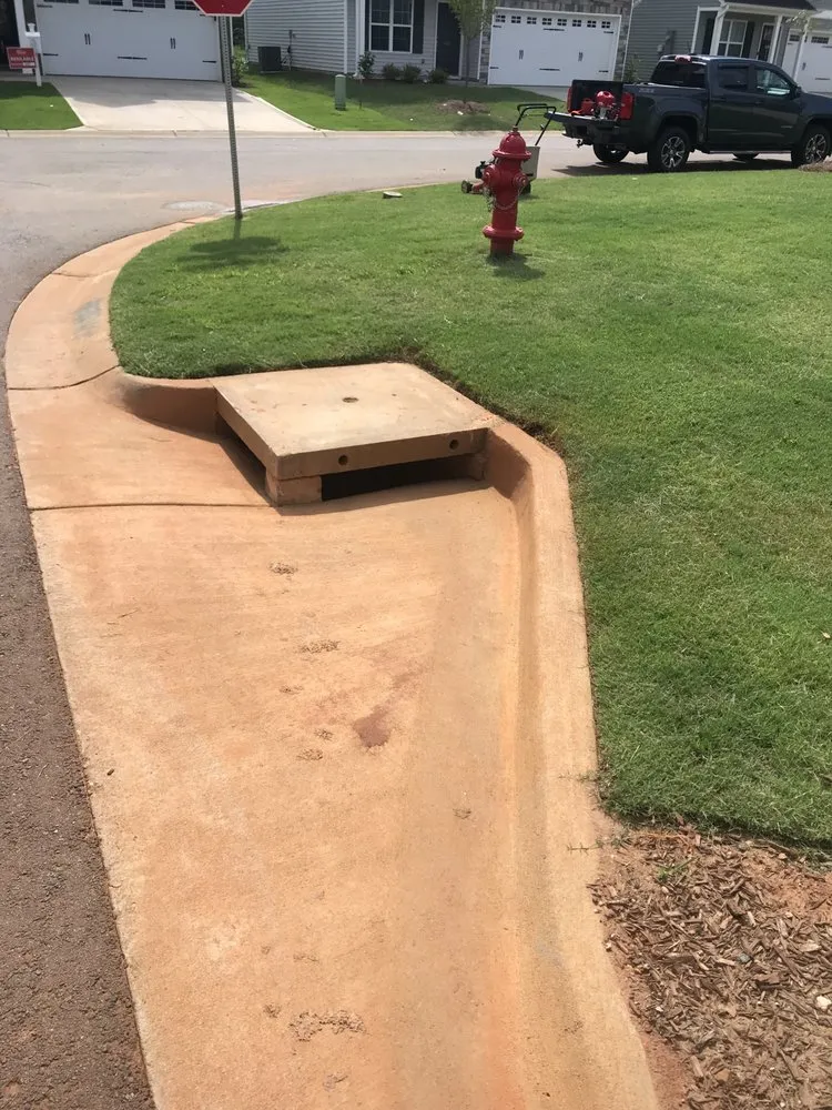 Reliable yard maintenance for year-round maintenance across Spartanburg, SC - D. Mack Lawn Care Services