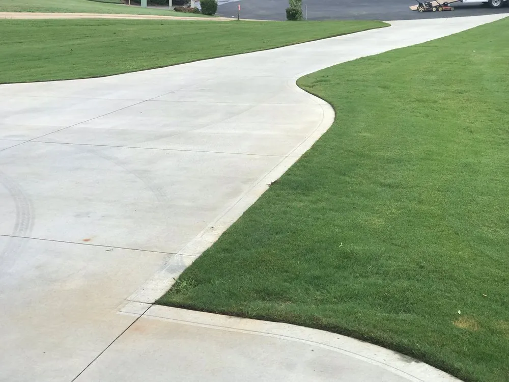 Top-rated garden landscaping in Spartanburg, SC by D. Mack Lawn Care Services