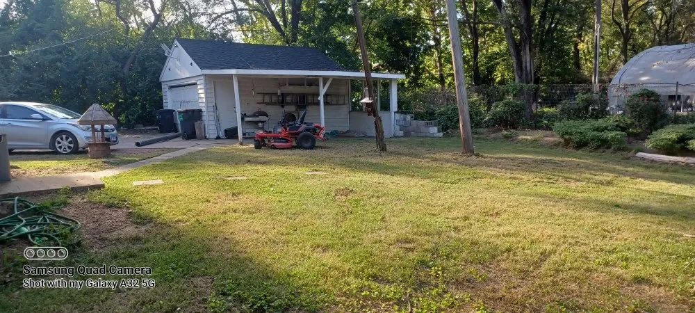 Local lawn care service experts serving Swansea, IL - D-N-J Lawn Maintenance,Tree Removal, and Landscape Design