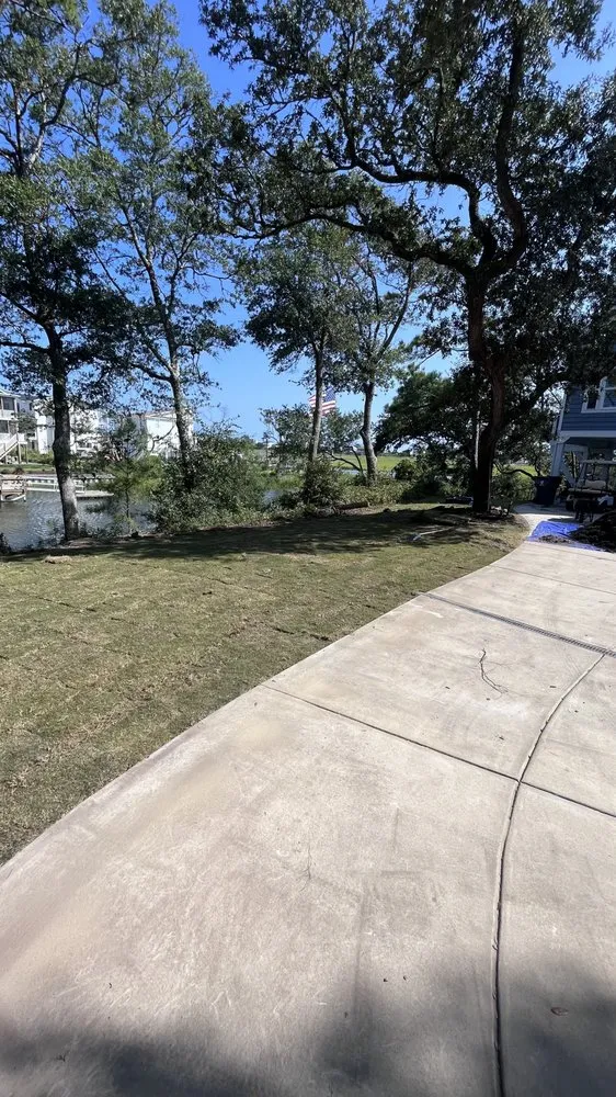 Custom lawn mowing service in North Myrtle Beach, SC by D R Land Service