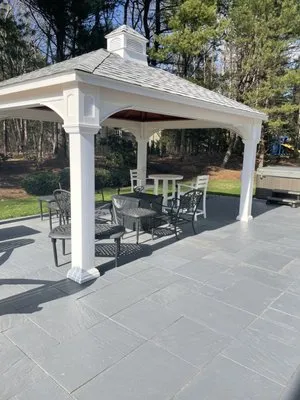 D R Stonework And Landscape Logo