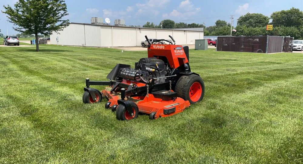 Custom lawn mowing service in Sadorus, IL - D. Stacy Landscaping